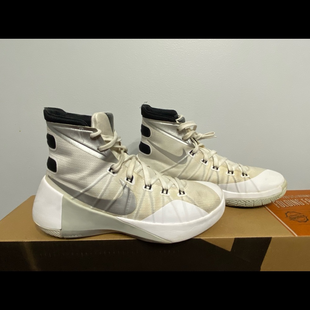Nike Hyperdunk 2015 TB condition 8/10. Mens size 7 - womens size 8.5